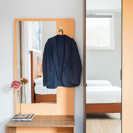 게스트하우스 Suites&more 코모