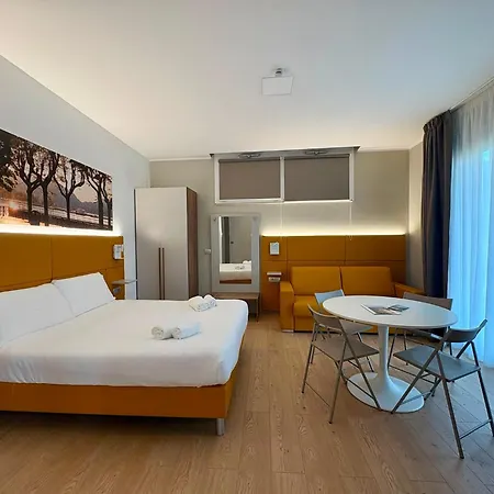 게스트하우스 Suites&more 코모